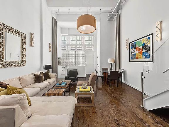 4th image of 529 W 42nd St #1-C