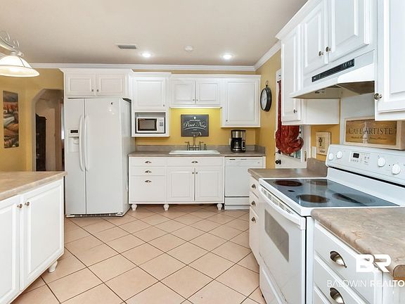 5th image of 5100 Pineview Ln S