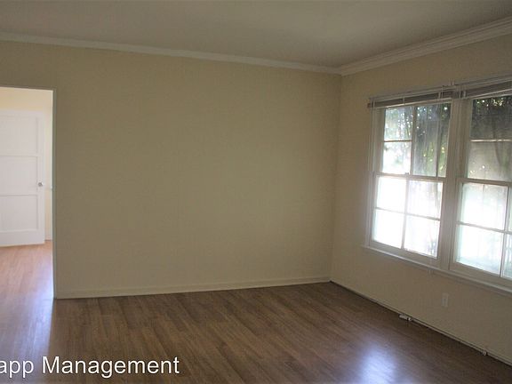 2nd image of 5924 Melrose Ave APT 3