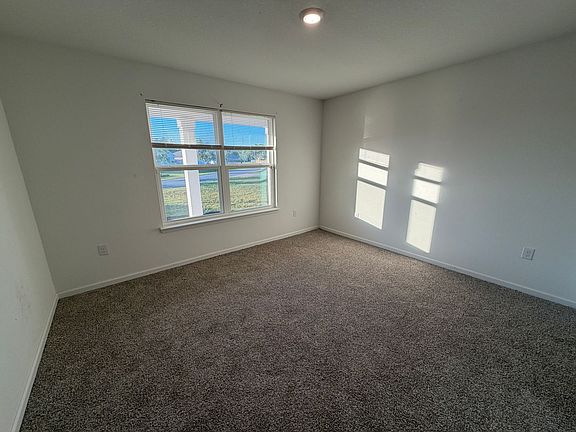 4th image of 47 Baton Cir
