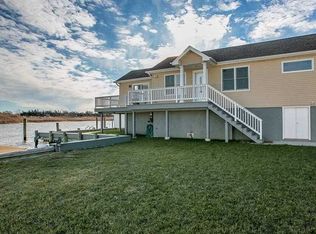 503 Venetian Blvd, Lindenhurst, NY 11757