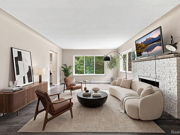 5th image of 4700 Indianwood Ct