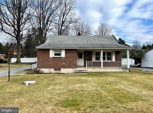 811 W Penn Ave, Robesonia, PA 19551