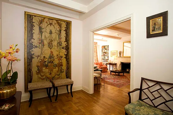 Sold by Sloane Square | media 5