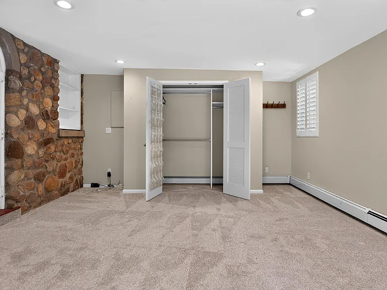 1058 Plandome Rd — Photo 11