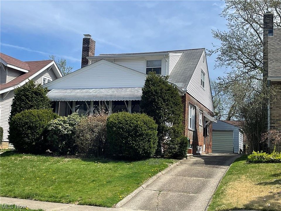 1st image of 2469 Whitelaw St