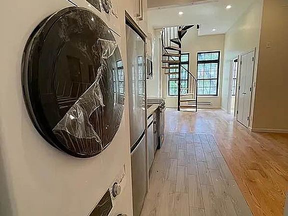 2nd image of 178 Stanton St #2F