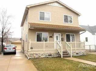 1055 19th St, Wyandotte, MI 48192