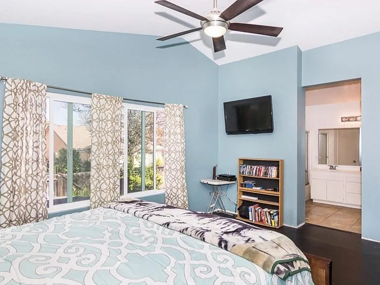30478 Sierra Madre Dr — Photo 11
