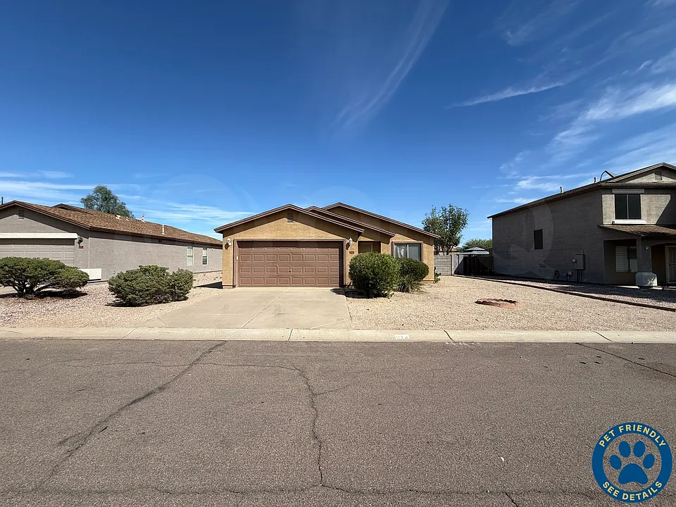 1174 E Silversmith Trl