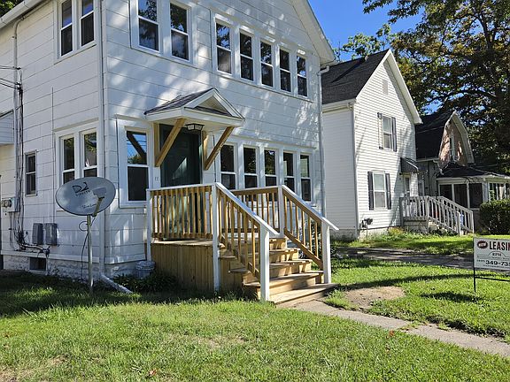 2nd image of 1109 Prospect St #1