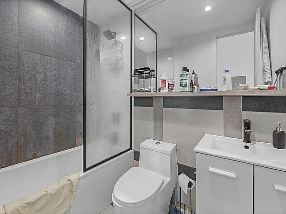5th image of 83 Starr St #4F