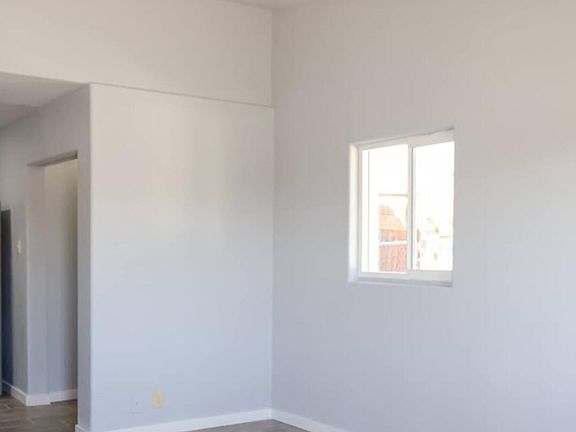5th image of 10321 Preston Dr #1