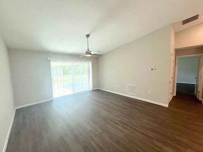 32 Postman Ln — Photo 8