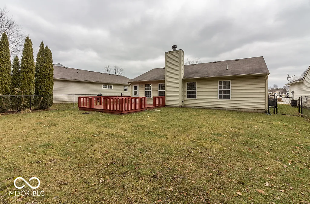 3 bed, 2.0 bath, 1038 sqft, $1,595 — Photo 2