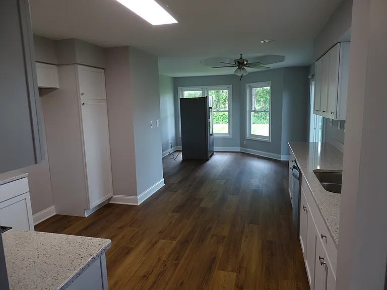 1061 Morthland Dr — Photo 19