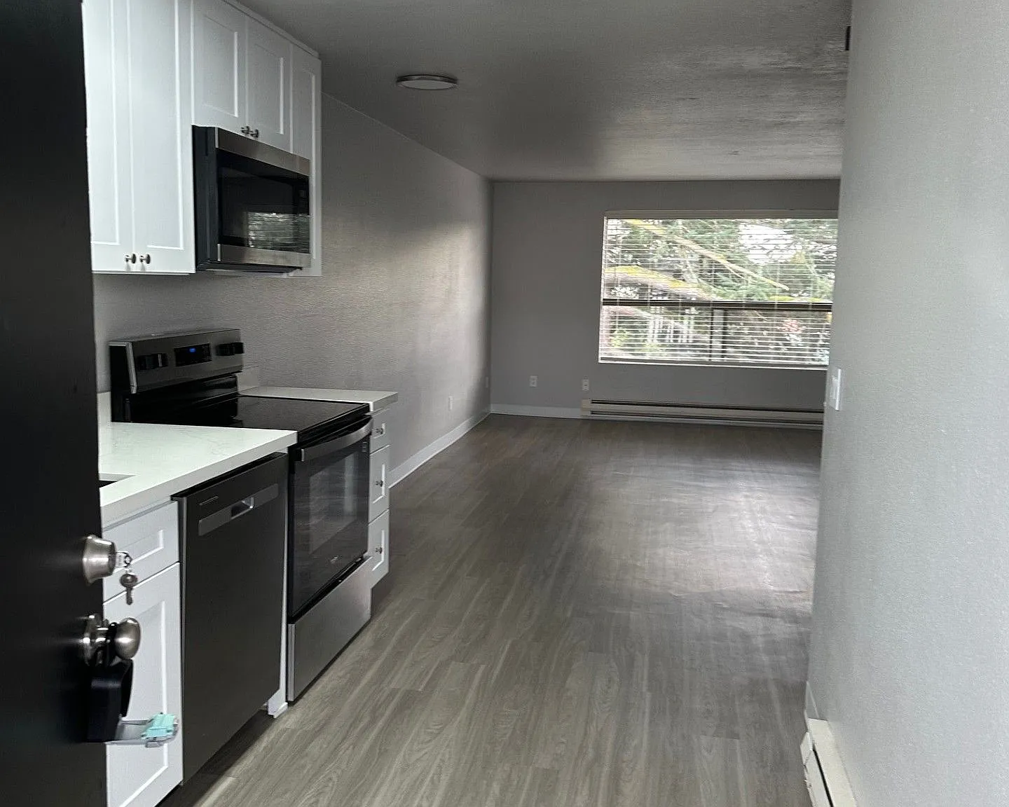 Highline Villas - Renovated 1-Bedroom Apartment | Steps from Downtown Burien — Photo 4