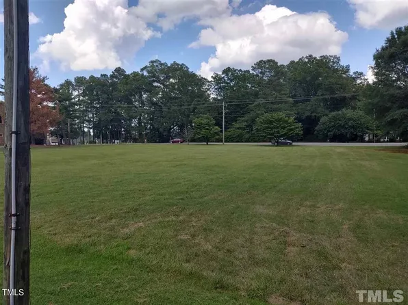 1014 S Main St, Fuquay Varina, NC 27526