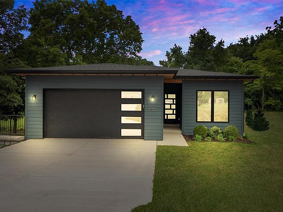 2nd image of 107 Park Dr