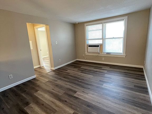3rd image of 711 S Juliette Ave APT 2