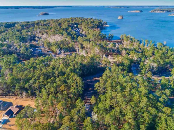 24 Bridle Ct, Brookeland, TX 75931