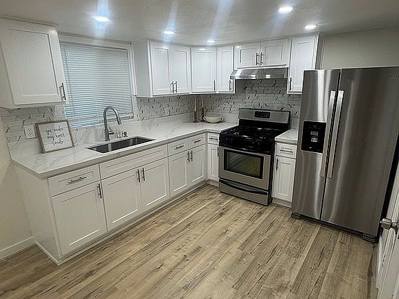 2nd image of 529 E El Segundo Blvd #2