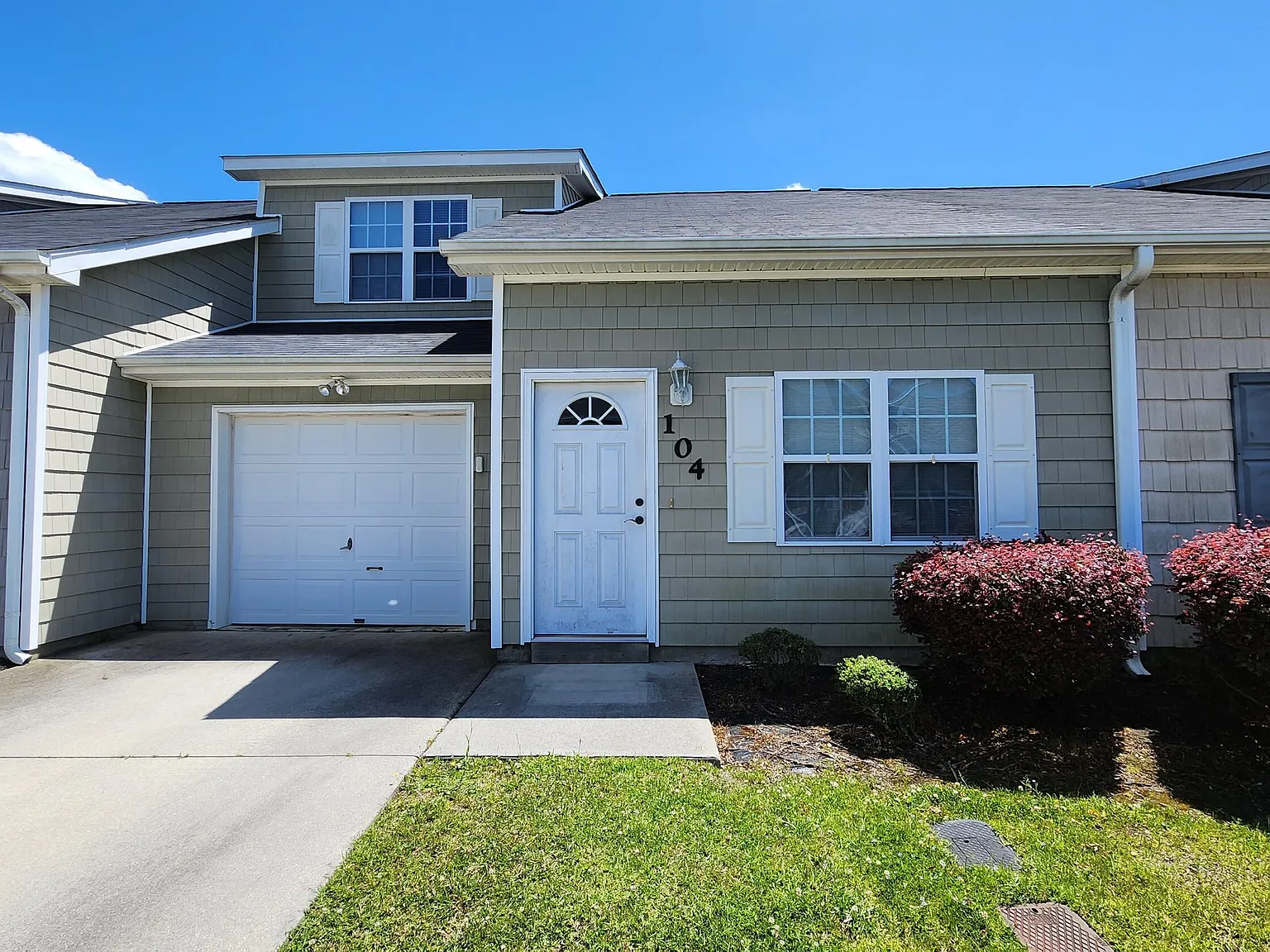 2 bed, 2.5 bath, 1281 sqft, $1,350 — Photo 2