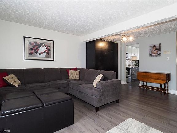 5th image of 42 Crossingham Dr