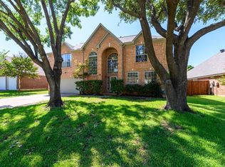 1805 Greenhaven Ln, Grapevine, TX 76051