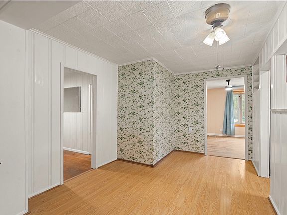 3rd image of 3520 Corydon Pike