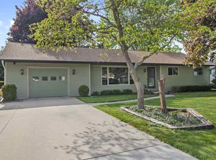 1386 Dunning St, Menasha, WI 54952