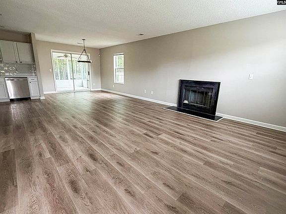 3rd image of 532 Oakbrook Village Rd
