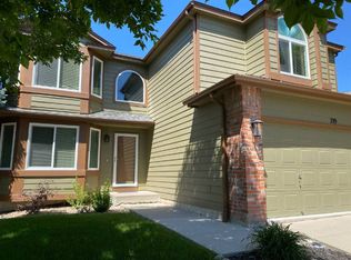719 Redwood Ct, Highlands Ranch, CO 80126