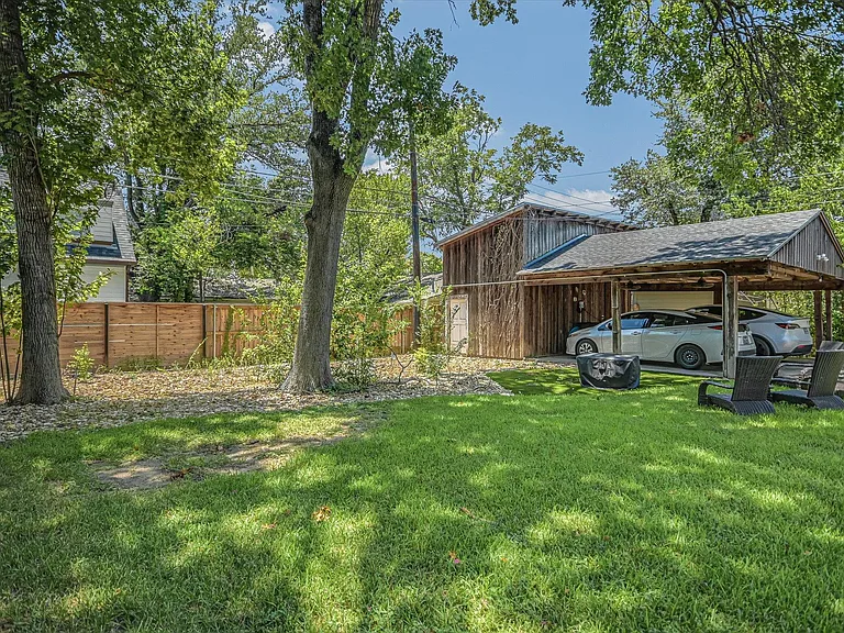 1615 Westover Rd — Photo 12