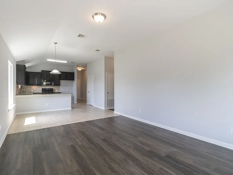 1411 Elbe St — Photo 7