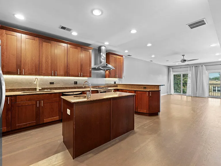 1523 N Ashland Ave #3 — Photo 4