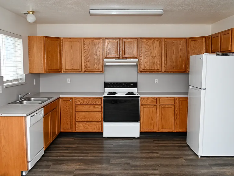 1394 N 290 W #4 — Photo 5