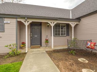 1381 Ash Ave, Clovis, CA 93611