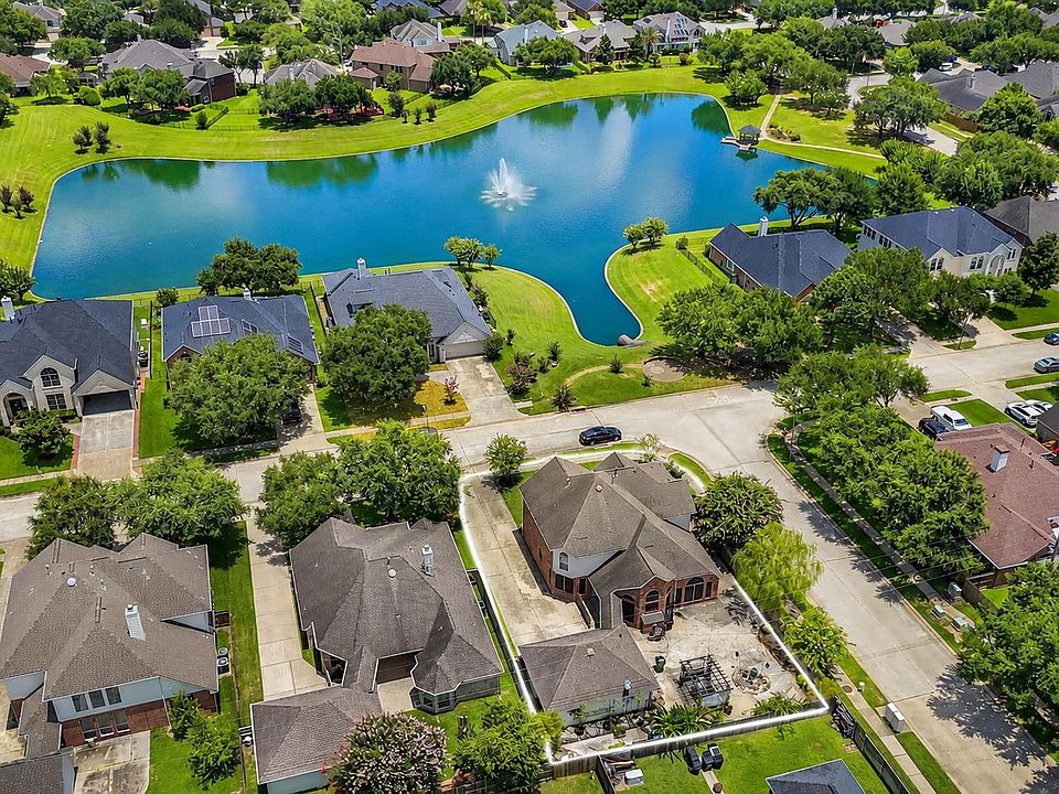 1st image of 20003 Glen Lake Dr