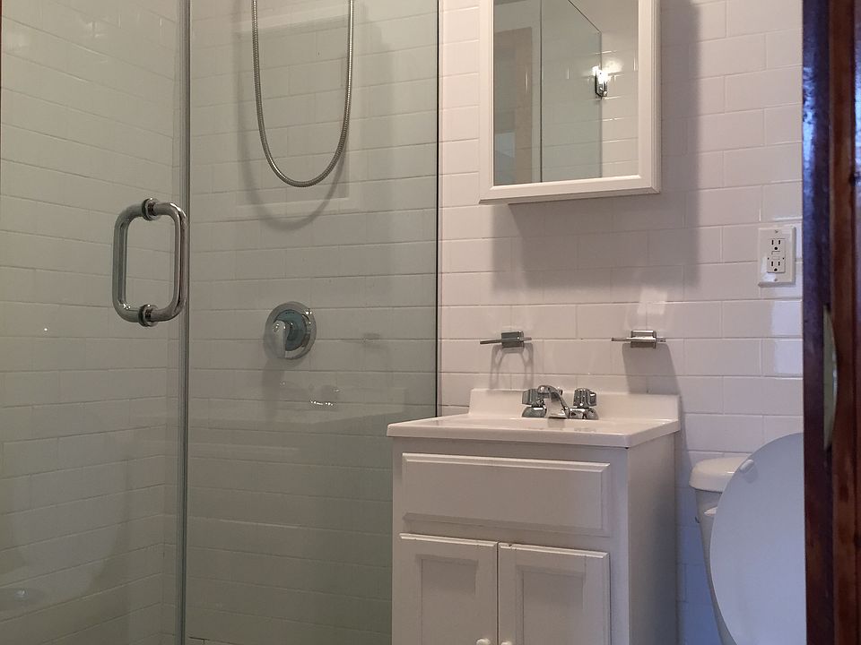 1st image of 591 1st Ave APT 01