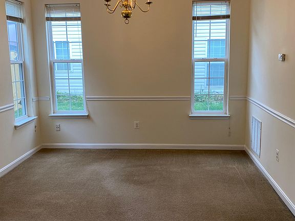 4th image of 235 Brynwood St