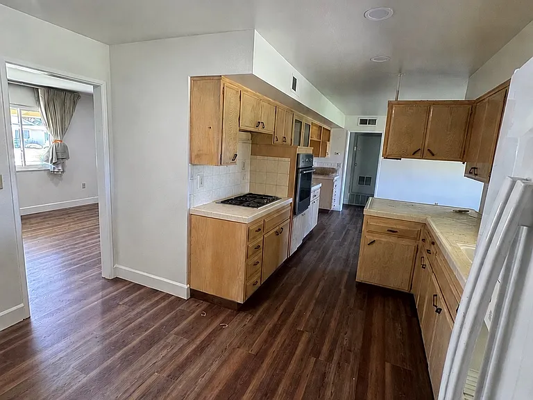 604 River Oaks Dr — Photo 3