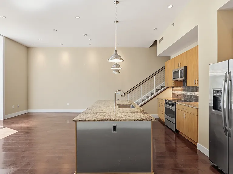 509 Bogart Pl #203 — Photo 8