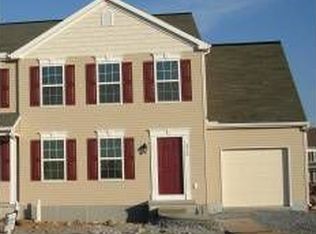 212 Waters Edge Dr, Mount Joy, PA 17552