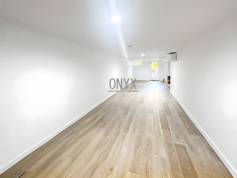 20-15 Menahan St #1 — Photo 10