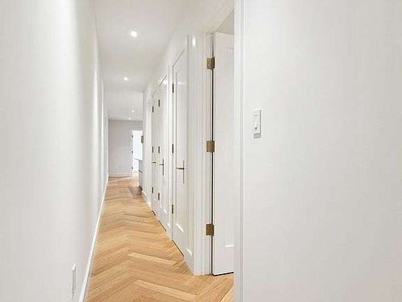 3rd image of 336 W 95th St APT 44