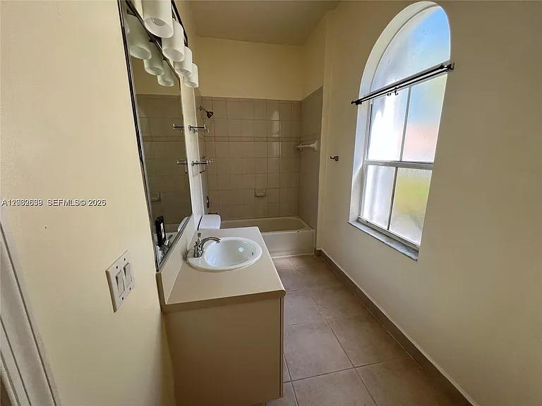 2240 Portofino Ave — Photo 12