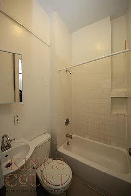 Rented by Kings Court Real Estate | media 10