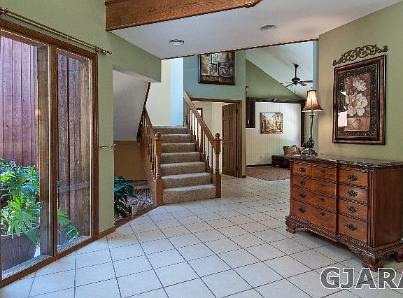 4th image of 743 W Wilshire Ct