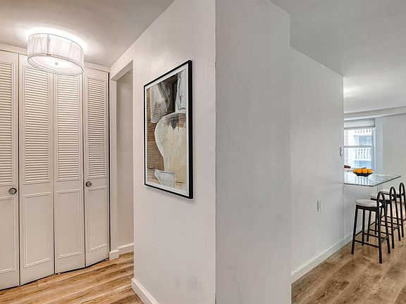 4th image of 101 S Plaza Pl APT 1412